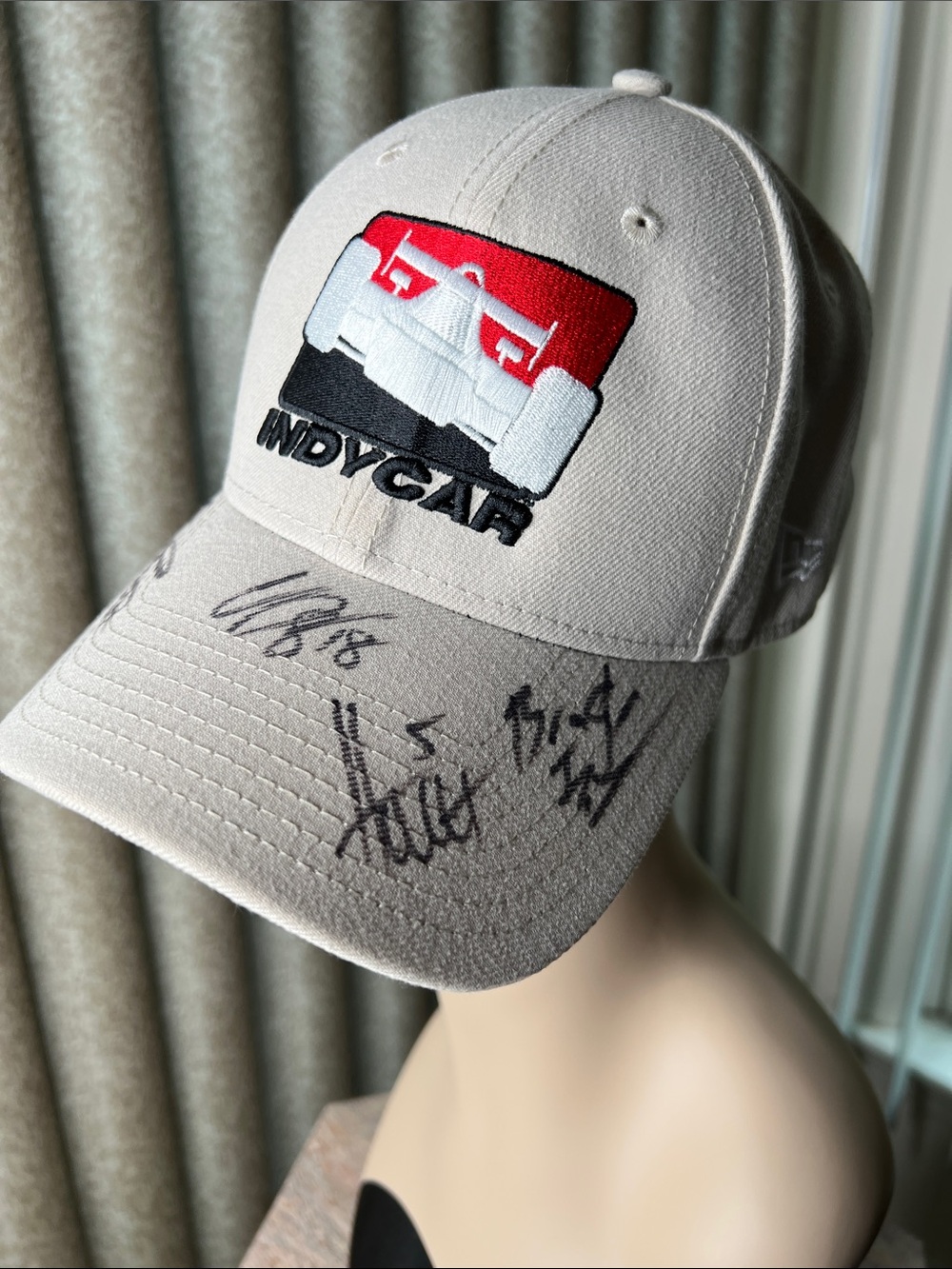 Indycar 500 racing cap w/Signatures. Indy Racing collector lid